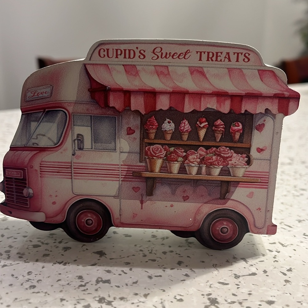 Super cute valentines truck